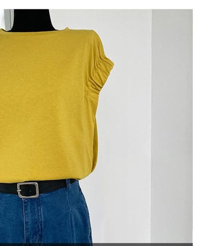 Women With Skimpy Sleeves And Pleated T-shirts - Elanique