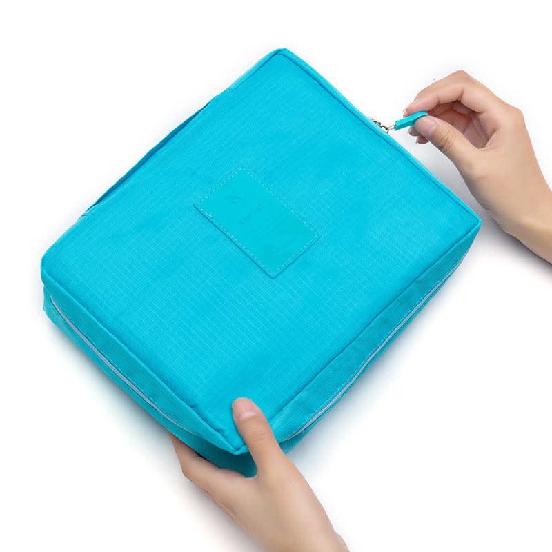 EXCLUSIVE Outdoor Multifunction Cosmetic Bag For Women