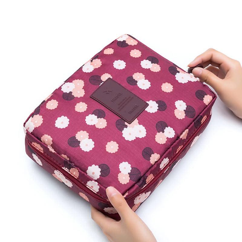 EXCLUSIVE Outdoor Multifunction Cosmetic Bag For Women