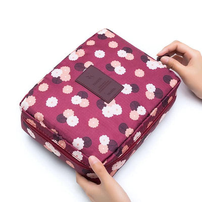 EXCLUSIVE Outdoor Multifunction Cosmetic Bag For Women