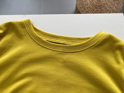 Women With Skimpy Sleeves And Pleated T-shirts - Elanique