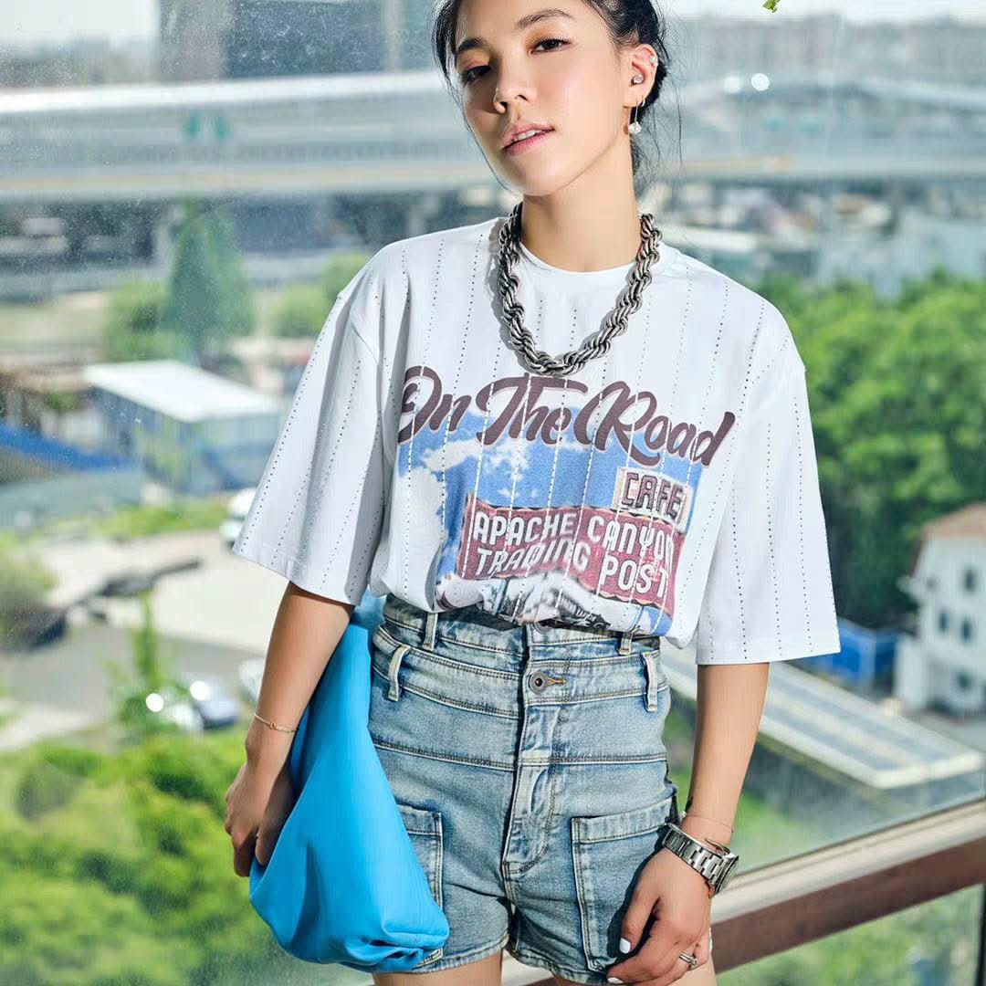 EXCLUSIVE Denim shorts/hot pants for women