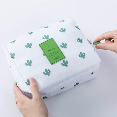 EXCLUSIVE Outdoor Multifunction Cosmetic Bag For Women