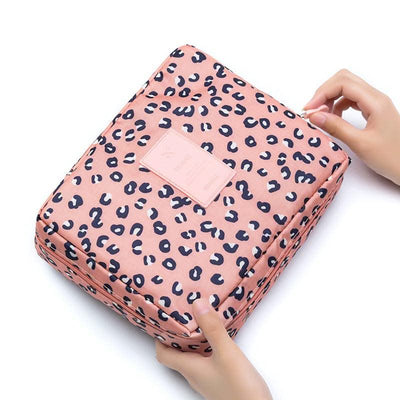 EXCLUSIVE Outdoor Multifunction Cosmetic Bag For Women