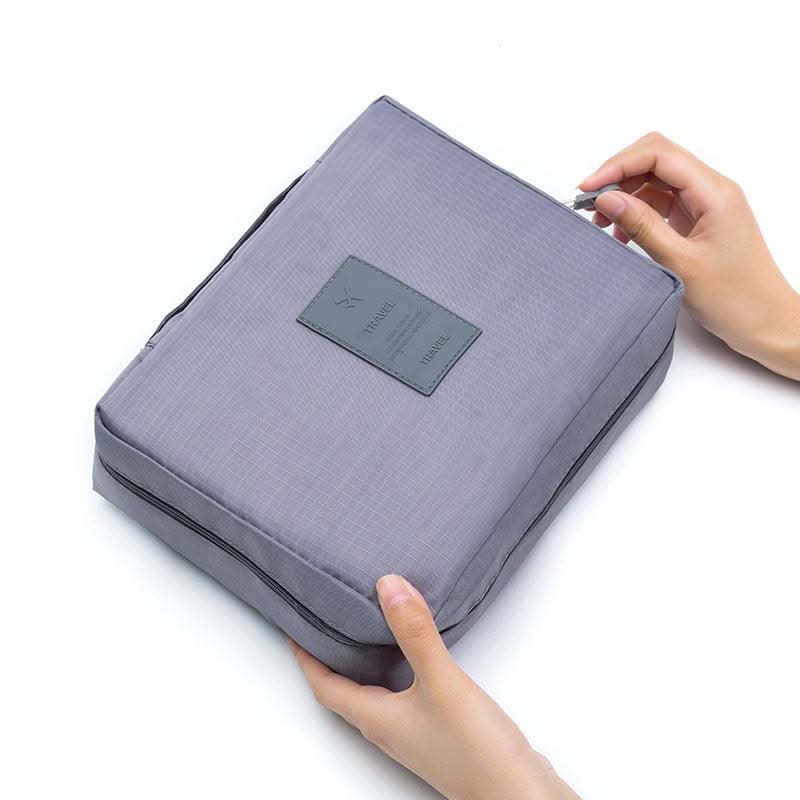 EXCLUSIVE Outdoor Multifunction Cosmetic Bag For Women