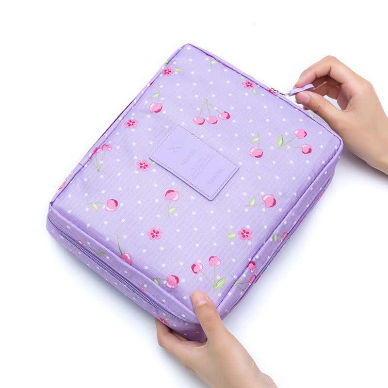 EXCLUSIVE Outdoor Multifunction Cosmetic Bag For Women