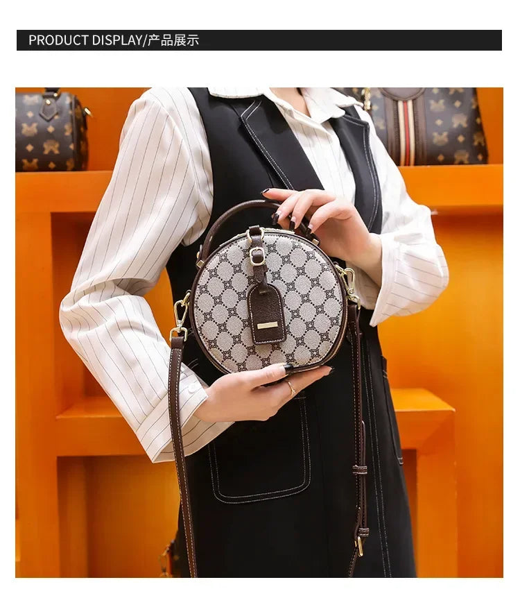 Elegant Handbag For Women In Genuine Leather, Crossbody And Shoulder Bag With Chic Detailing, By Famous Luxury Designer