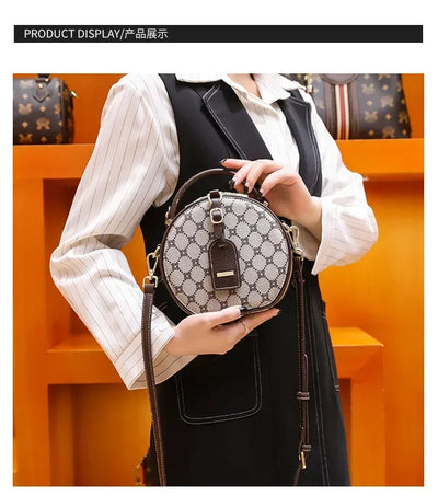 Elegant Handbag For Women In Genuine Leather, Crossbody And Shoulder Bag With Chic Detailing, By Famous Luxury Designer