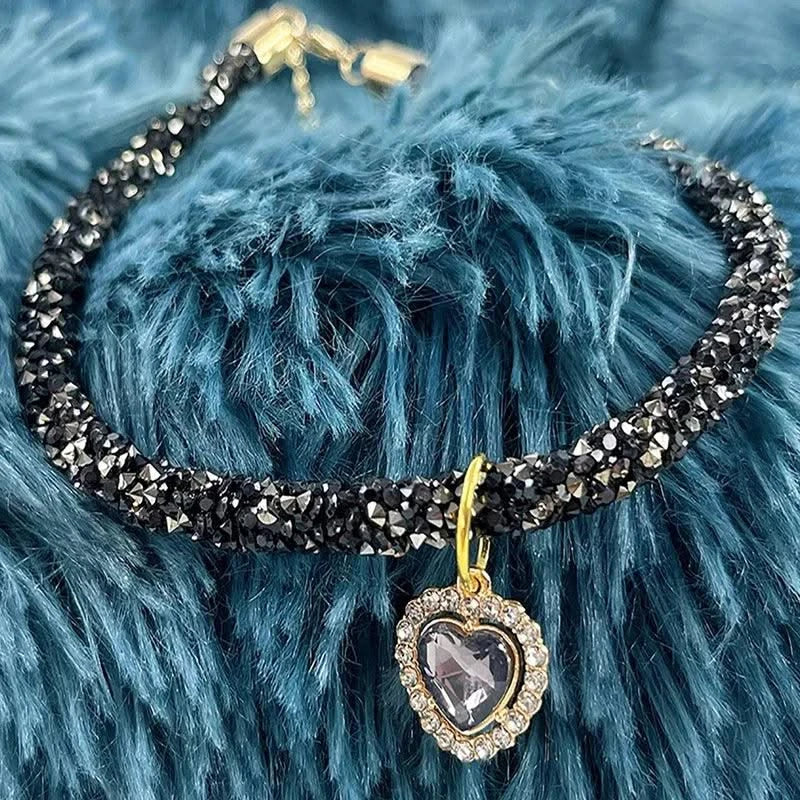Adjustable Pet Necklace Cat Dog Collar with Diamond Zircon Heart Pendant Jewelry Luxury Metal Puppy Collars Dog Accessories