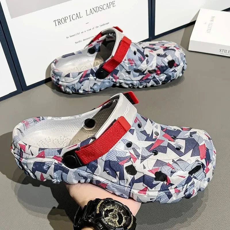 New Men's Clogs Slippers Sandal Men Garden Shoes Flat Camouflage Sandals Male Sneakers Outdoor Flip Flops Home Clogs