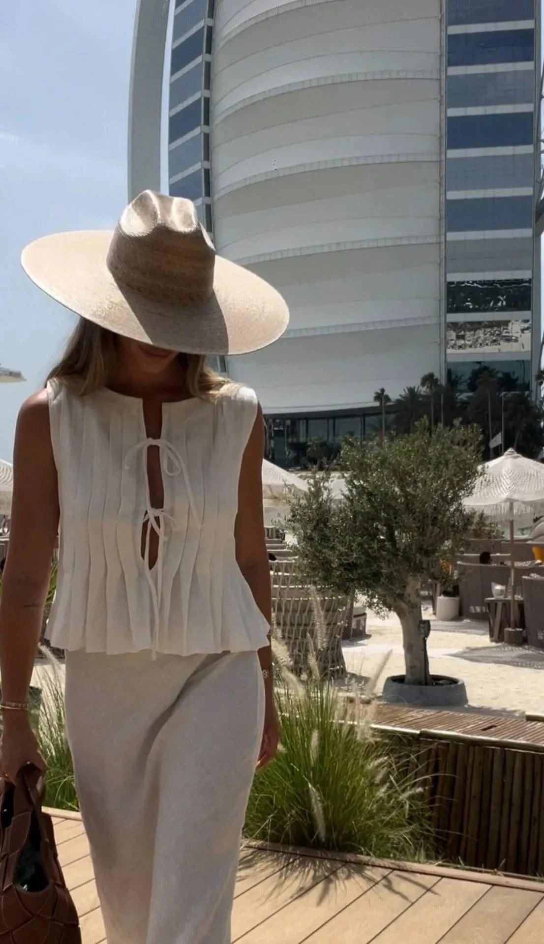 Linen Cotton Pleated Lace-up Elegant White Women Tops Tanks 2025 Summer Women Causal O-neck Sleeveless Ruffles Vest Streetwear