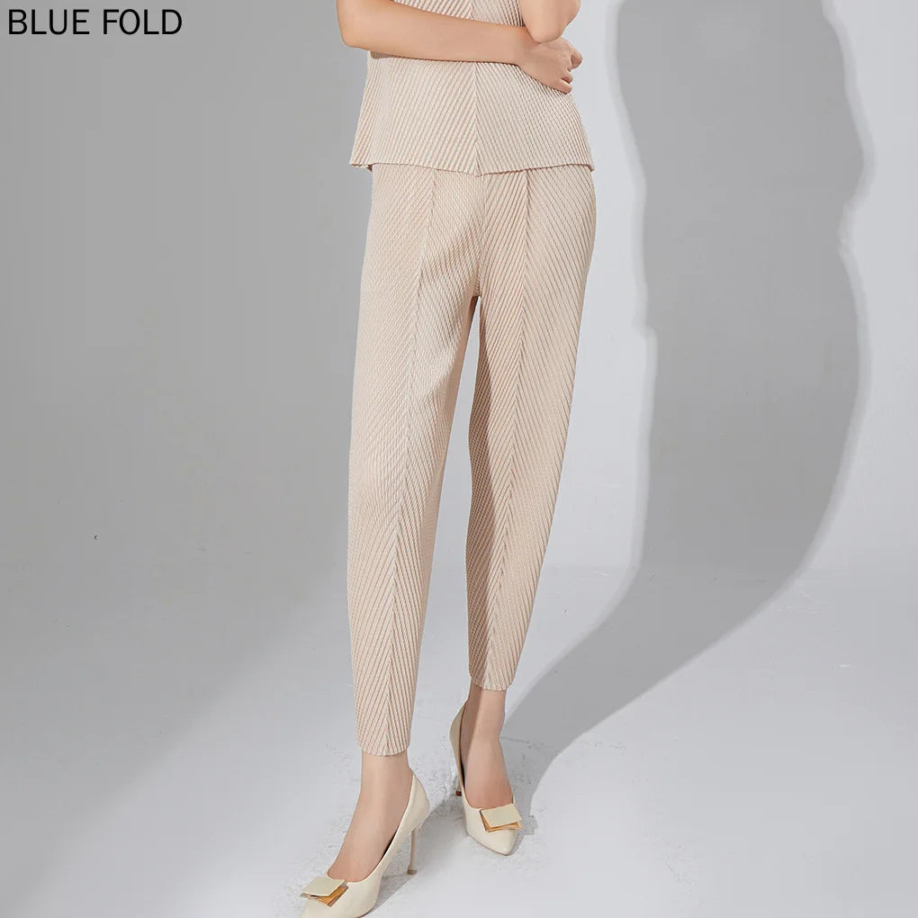 Hot Selling Pants for Women Niche Design Fish Scale Pleats Elastic Waist Fashionable and Versatile Nine-point Miyake Casual