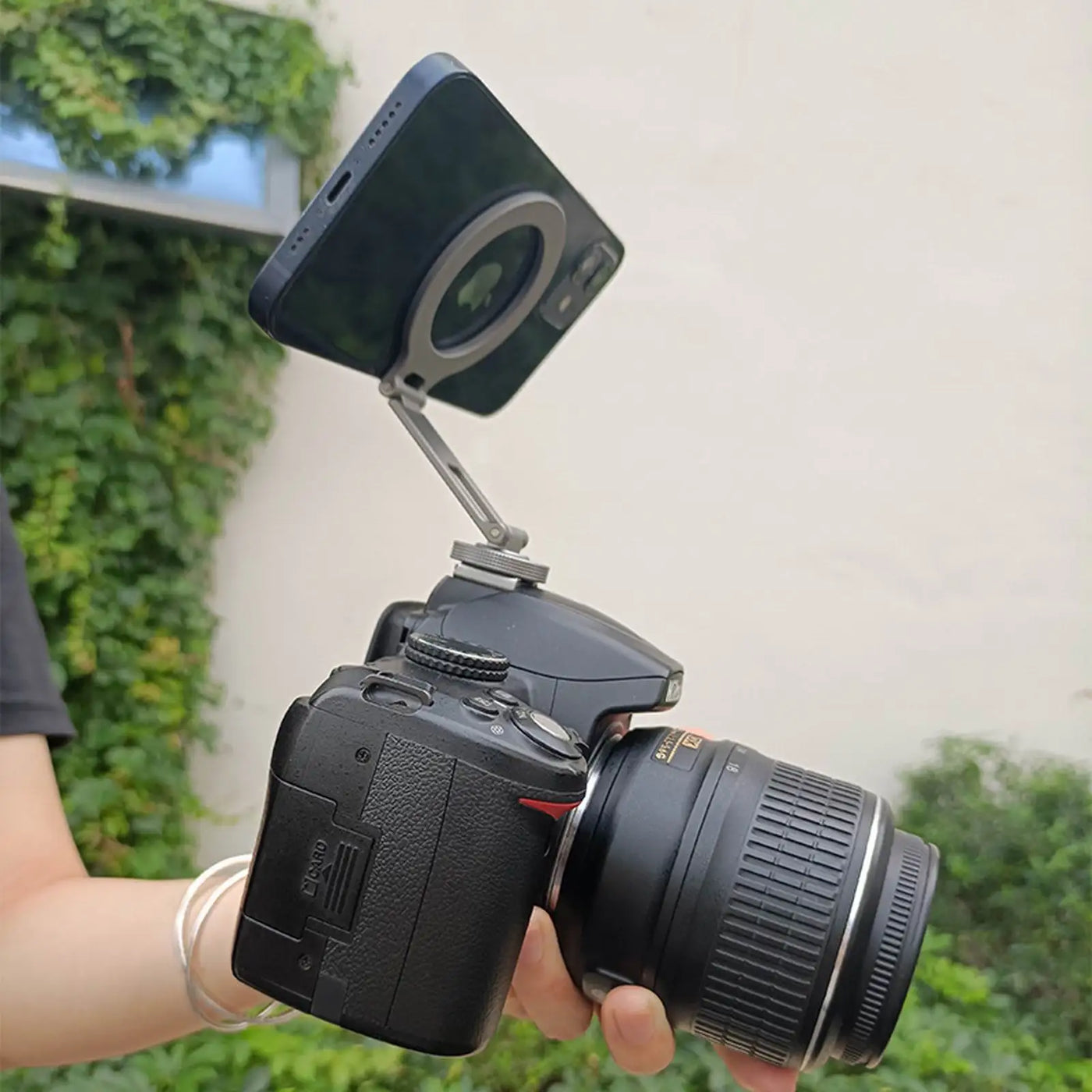 Magnetic Magsafe Phone Holder Mount Folding Cold Shoe Metal Phone Holder Horizontal Vertical Shooting for Camera Monitor Tripod