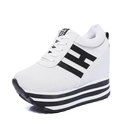 The New Fashion Platform Shoes for Women 2023 Comfortable Non-slip Women Boots Casual Flats Designer Shoes Chunky Sneakers