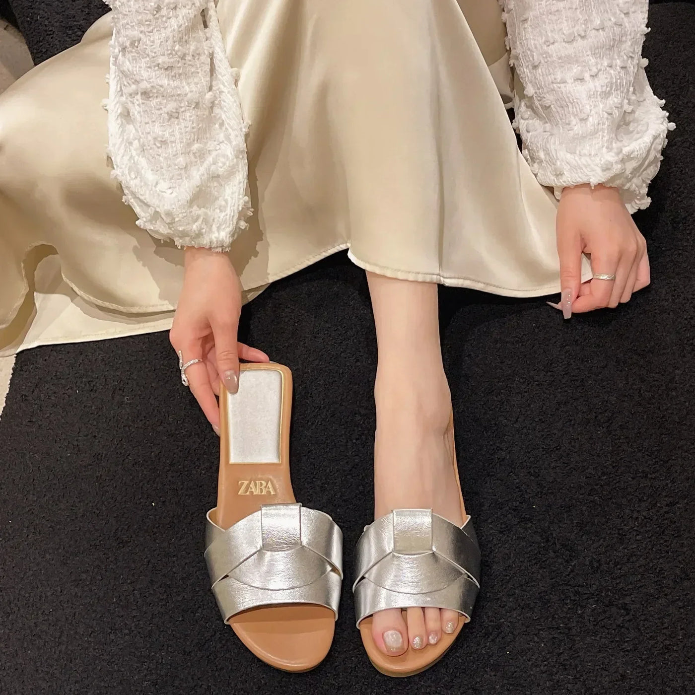 Designer Woman Flat Slippers Luxury Designer Sandals Casual Bottom Slippers Summer Women Sandals New Shoes for Women