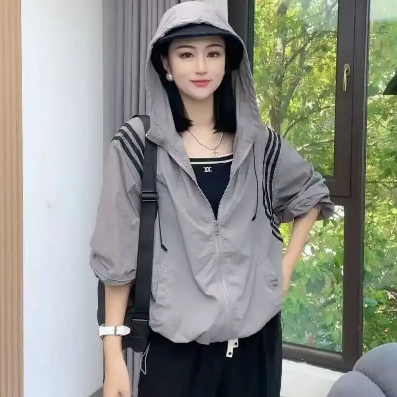 Summer Female Breathable And light Fashion Hooded Loose Ultraviolet-Proof Sunscreen Clothing Jacket Women New Sunscreen Tops
