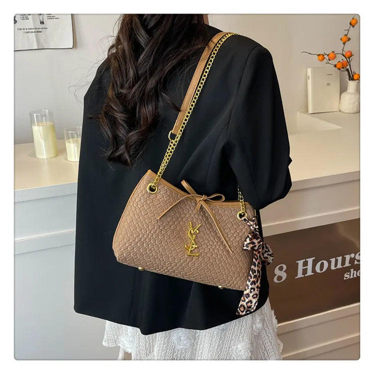 Famous Designer Women's Handbag In Soft Leather, Elegant Crossbody-Bag With Adjustable Strap, Classic Luxury Style