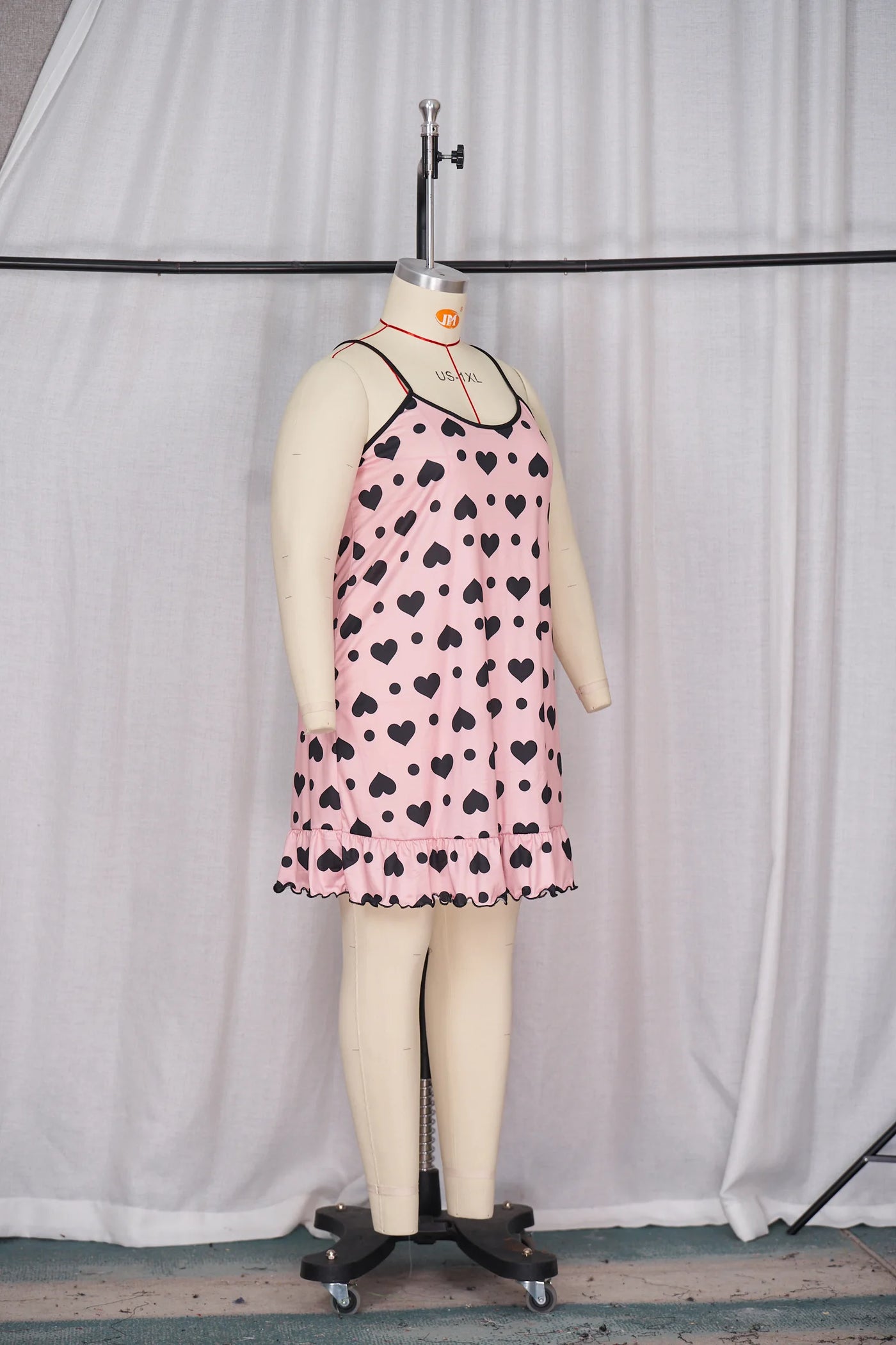 Medium to large-sized women's pajamas  oversized pajamas  loose pajamas  pajamas  home clothing  oversized pajamas  and skirts