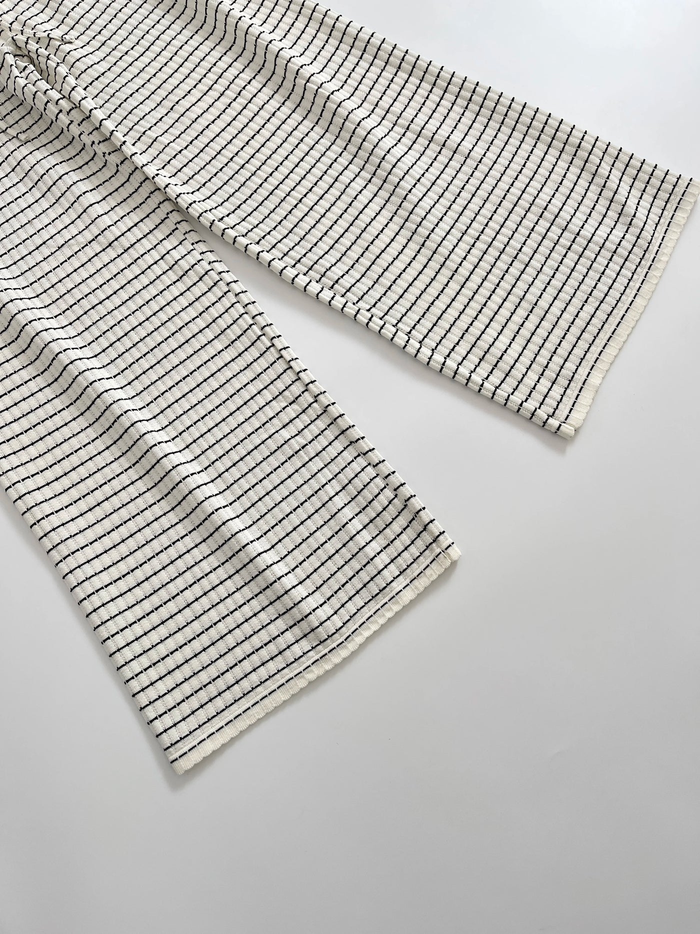 Women's clothing 2025 summer new product fashion European and American style textured striped knitted trousers