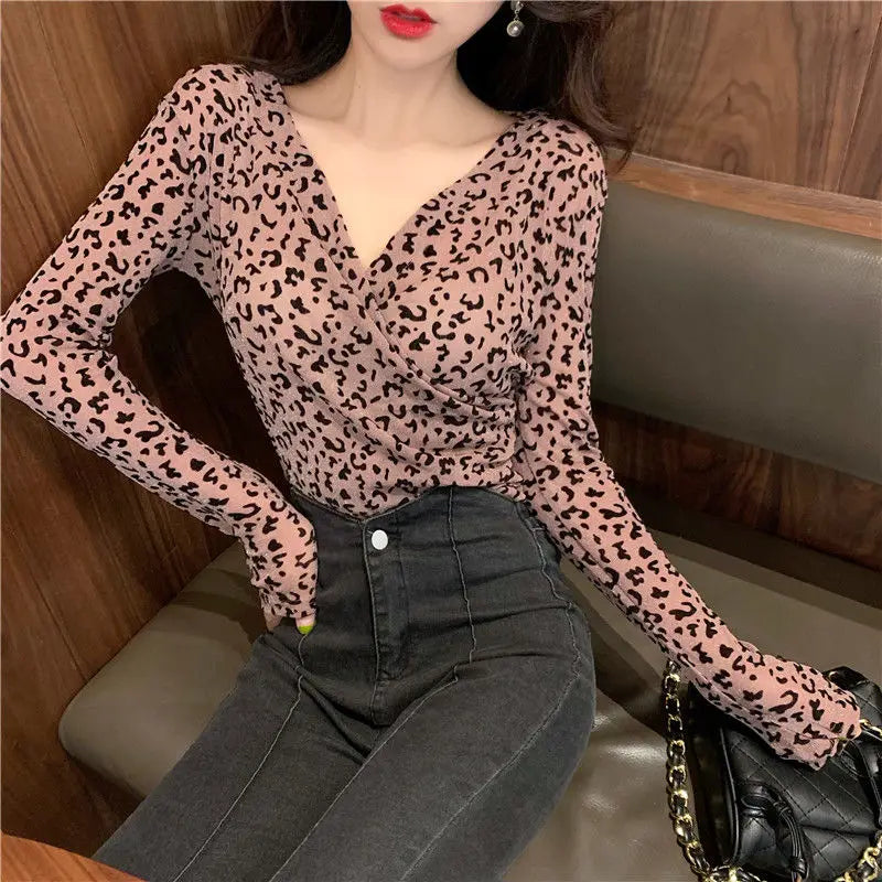Women's T Shirts 2024 Female Tops Sexy V Neck with Print Clothes Pink Tshirts Y 2k Harajuku Xxl Emo Coquett Fitted Designer Tees