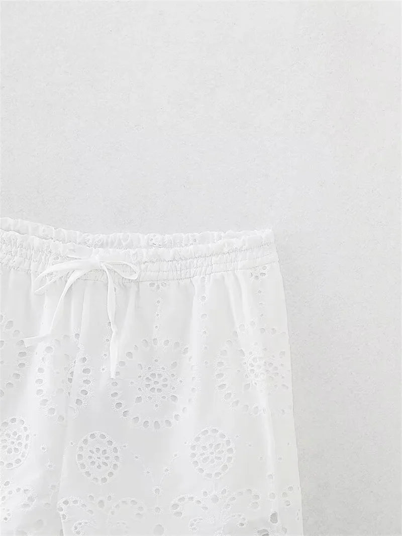 2025 Women's New Shorts Summer White Cutout Sexy Shorts Embroidered Trims Casual Fashion Personality Versatile