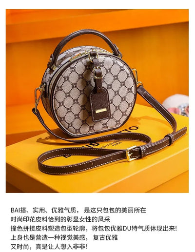 Elegant Handbag For Women In Genuine Leather, Crossbody And Shoulder Bag With Chic Detailing, By Famous Luxury Designer