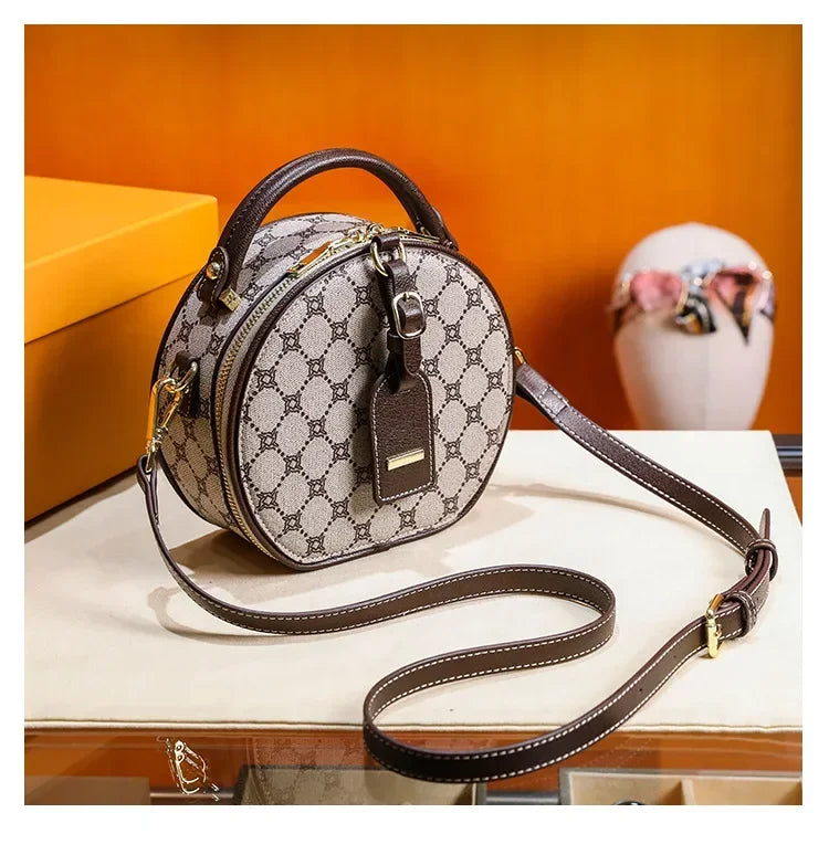 Elegant Handbag For Women In Genuine Leather, Crossbody And Shoulder Bag With Chic Detailing, By Famous Luxury Designer