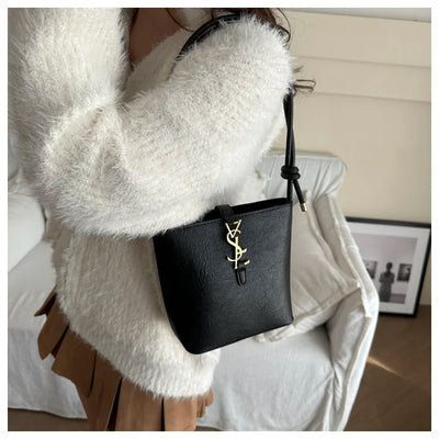 Limited edition designer handbag for ladies, 2025 new style tote bag with light luxury and unique high-end style crossbody bag