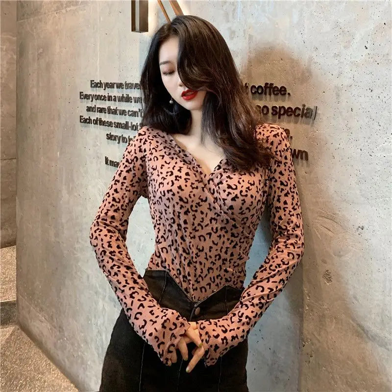 Women's T Shirts 2024 Female Tops Sexy V Neck with Print Clothes Pink Tshirts Y 2k Harajuku Xxl Emo Coquett Fitted Designer Tees