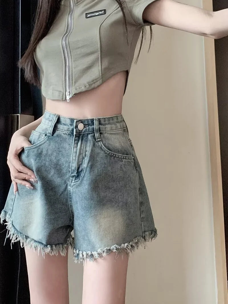 Denim shorts for women in summer, thin cut with holes and frayed edges, design sense, niche high street trendy brand new style