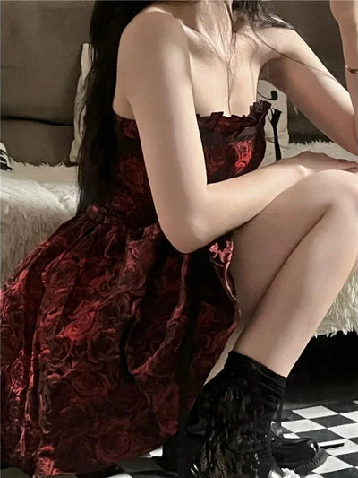 Elegant Summer Dress for Petite Women with Embossed Sculpted Waist and Flared Skirt High-End Fashion Chic Pure Desire Look 2025