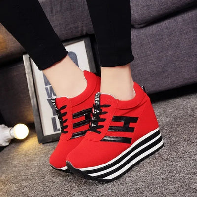 The New Fashion Platform Shoes for Women 2023 Comfortable Non-slip Women Boots Casual Flats Designer Shoes Chunky Sneakers