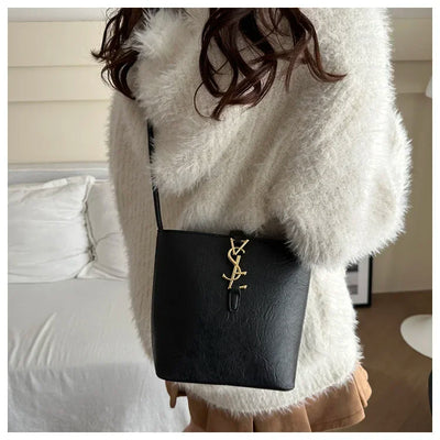 Limited edition designer handbag for ladies, 2025 new style tote bag with light luxury and unique high-end style crossbody bag