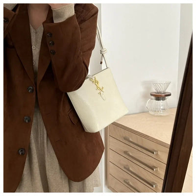 Limited edition designer handbag for ladies, 2025 new style tote bag with light luxury and unique high-end style crossbody bag