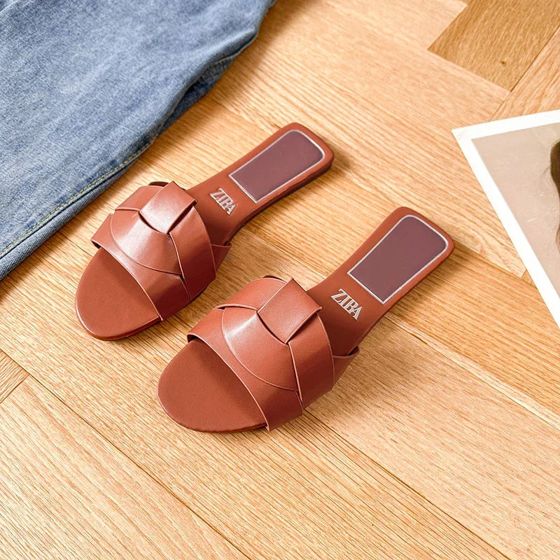 Designer Woman Flat Slippers 2025 Luxury Designer Sandals Casual Bottom Slippers Summer Women Sandals New Shoes for Women