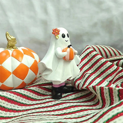 Home resin Halloween decorations, cute ghost desktop ornaments