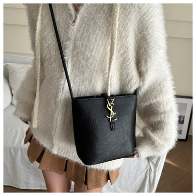 Limited edition designer handbag for ladies, 2025 new style tote bag with light luxury and unique high-end style crossbody bag