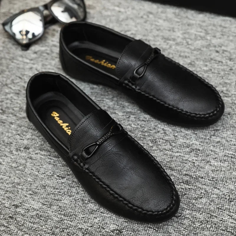 Summer New Men's Loafers Comfortable Flat Casual Shoes Men Breathable Moccasins Slip-On Soft Leather Driving Shoes 2025