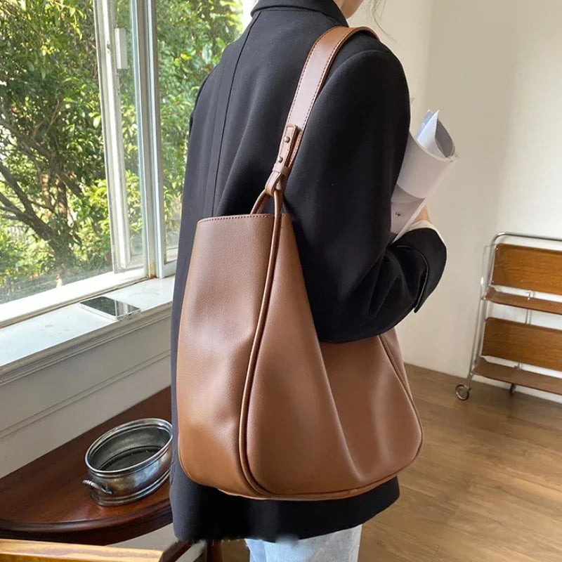 Luxury Tote Bag Woman 2025 Trend Large Capacity Female Shoulder Bag High Quality Leather Simple Designer Woman Handbag Purse