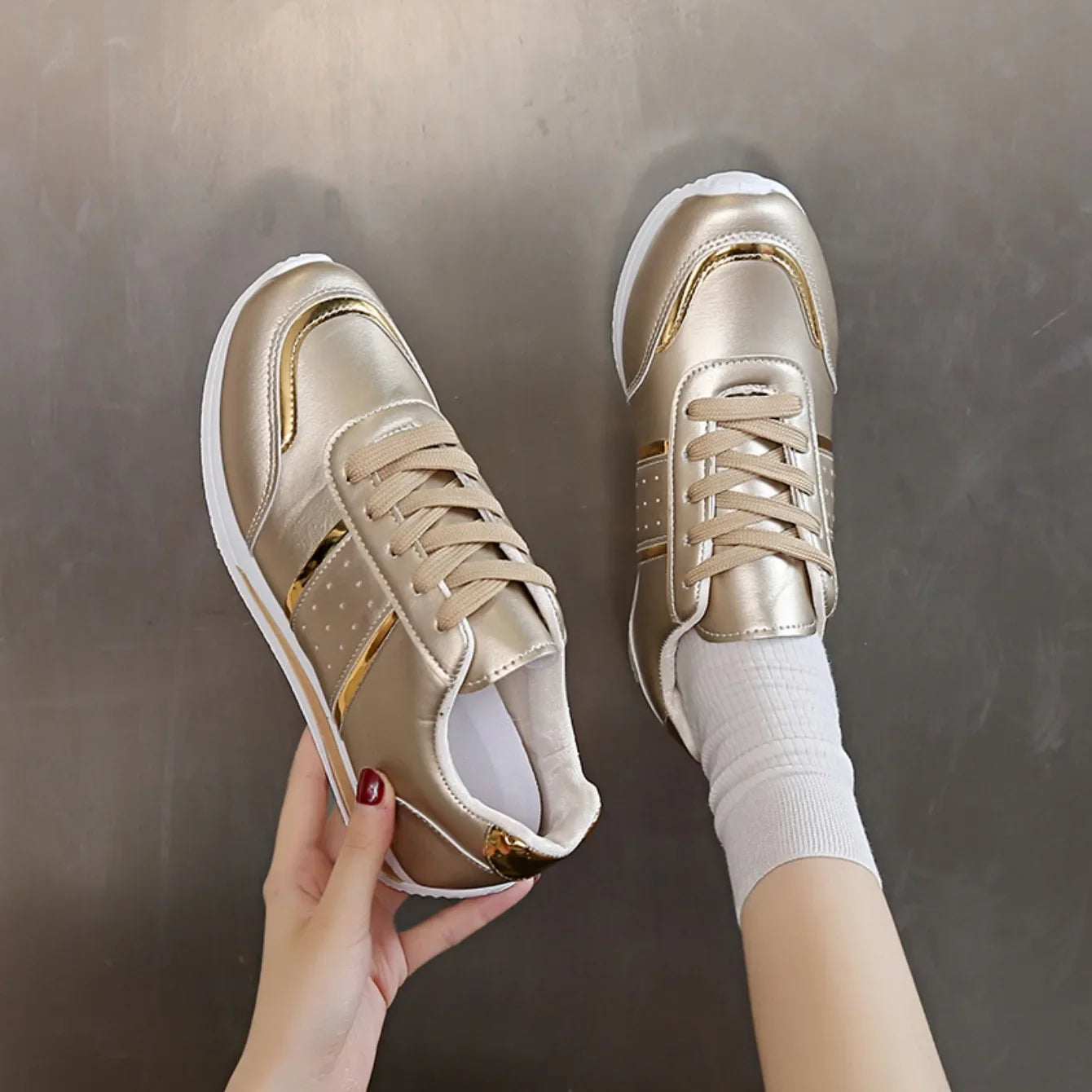 Women Sneakers 2024 New Summer Fashion Casual Light Loafers Breathable Designer Shoes Outdoor Sneakers Women Zapatos De Mujer