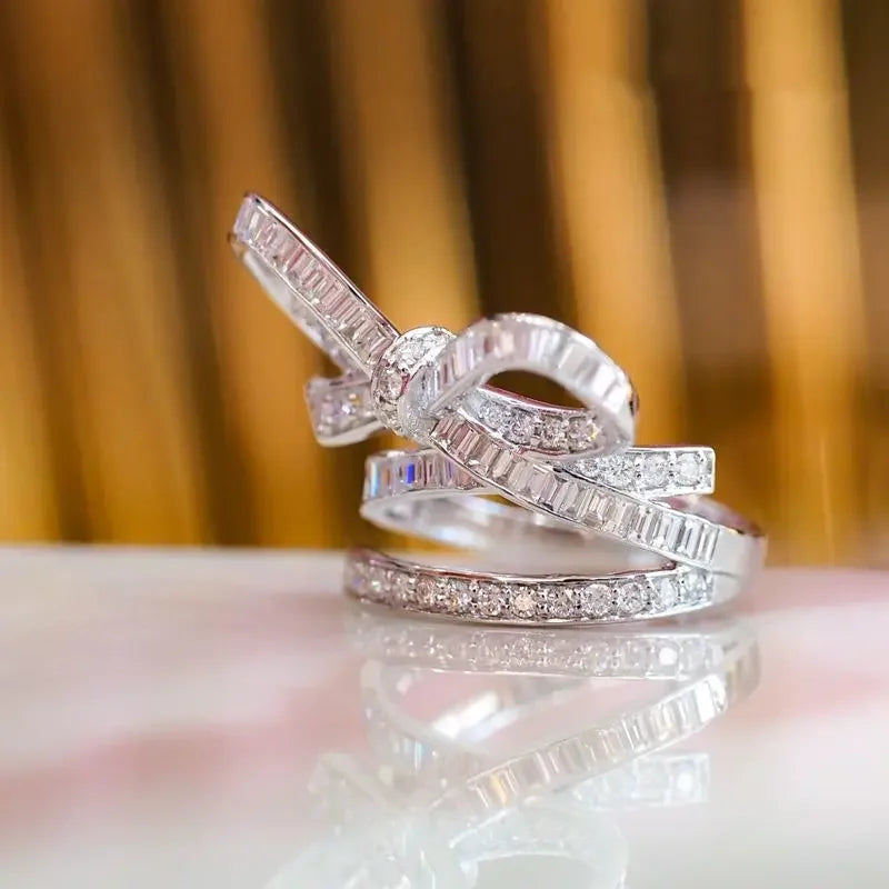 Luxury Bow Design Rings for Women Wedding Jewelry Fashion Bridal Ring Shiny Zircon Ring Geometric Crystal Accessories