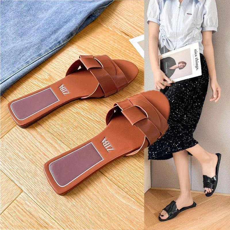 Designer Woman Flat Slippers 2025 Luxury Designer Sandals Casual Bottom Slippers Summer Women Sandals New Shoes for Women