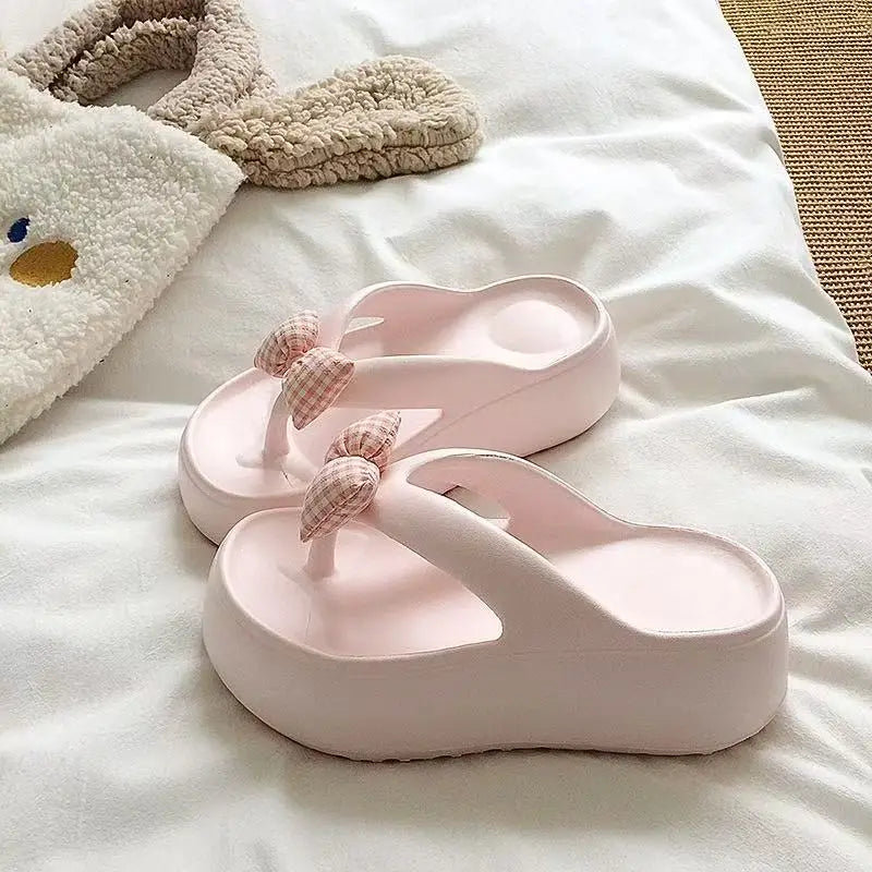 Woman flip flops Popular Design Shoes 2024 trend Casual Platform Sandals non-slip Outdoor slippers Unique features Flat sandals