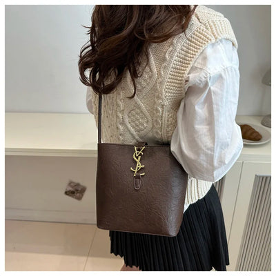 Limited edition designer handbag for ladies, 2025 new style tote bag with light luxury and unique high-end style crossbody bag