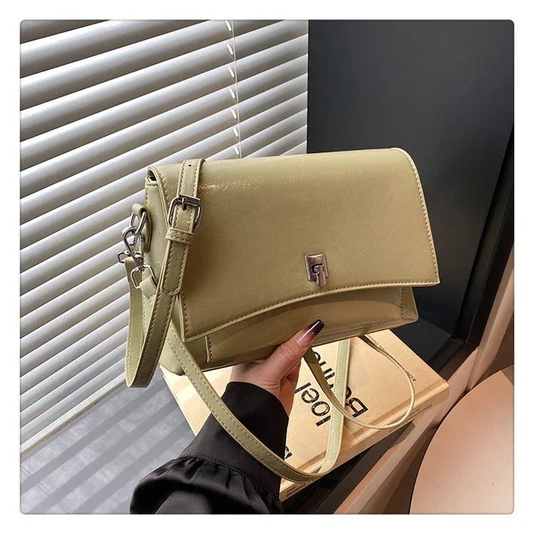 Luxury Brand Handbag For Women In Premium Leather Featuring Elegant Messenger Design And Durable Build