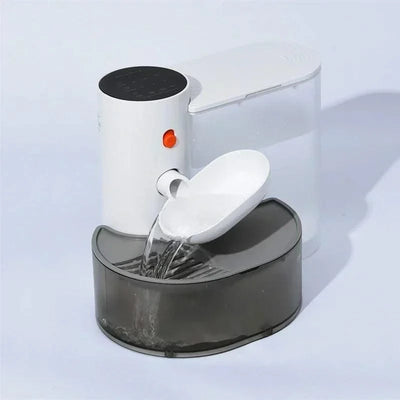 Portable Pet Water Fountain: Automatic Dispenser for Cats & Dogs, No Plug Needed, Keeps Water Fresh & Flowing!