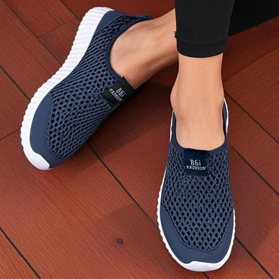 Slip on Women's Shoes Breathable Comfortable in Summer Lightweight Flat Shoes A Simple Mesh Design for Lazy People To Step On
