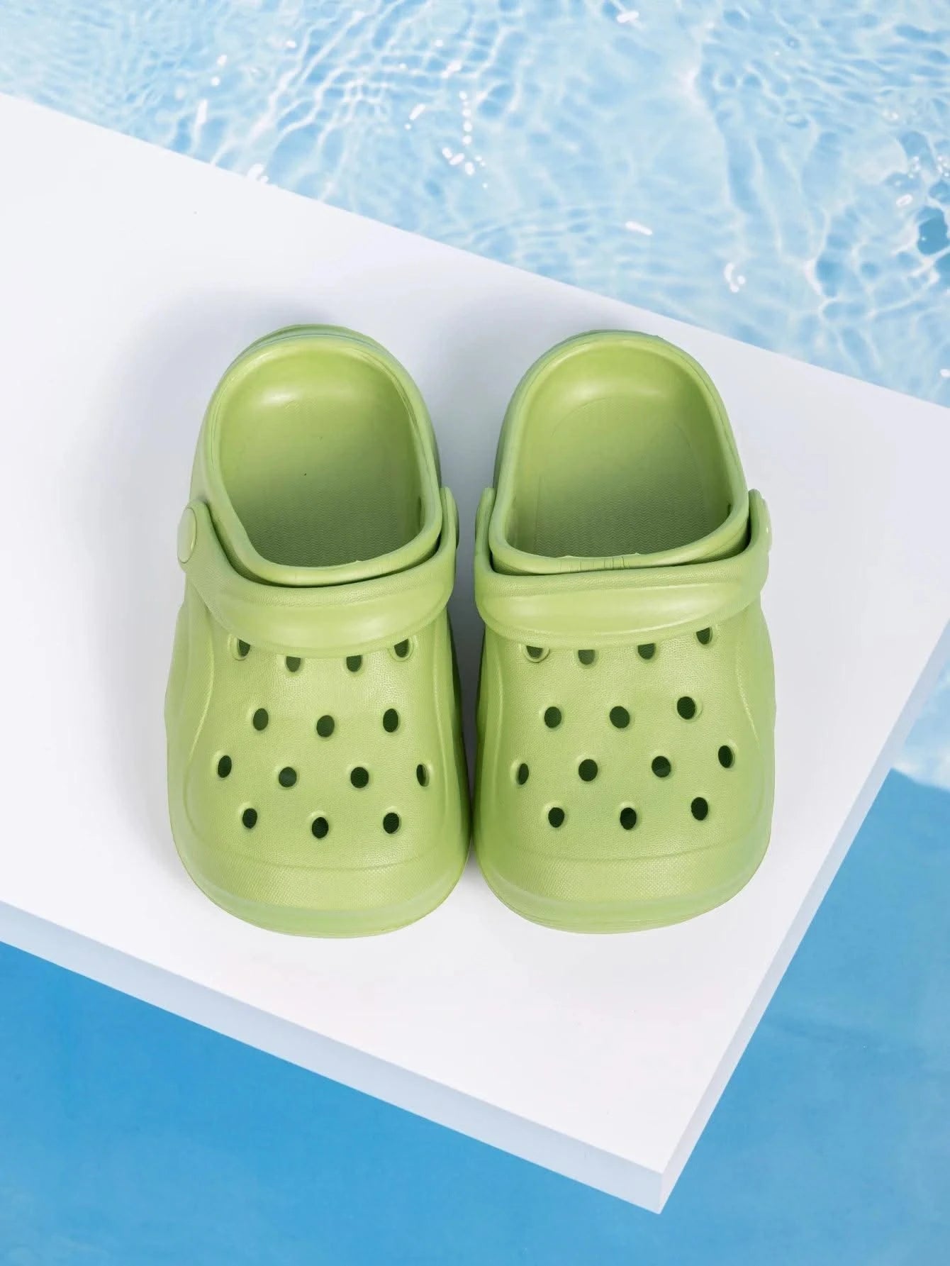 Kids Clogs Boys Girls Toddler Slip On Slide Garden Shoes Summer Outdoor Lightweight Beach Pool Kids Sandals Slippers Water Clogs
