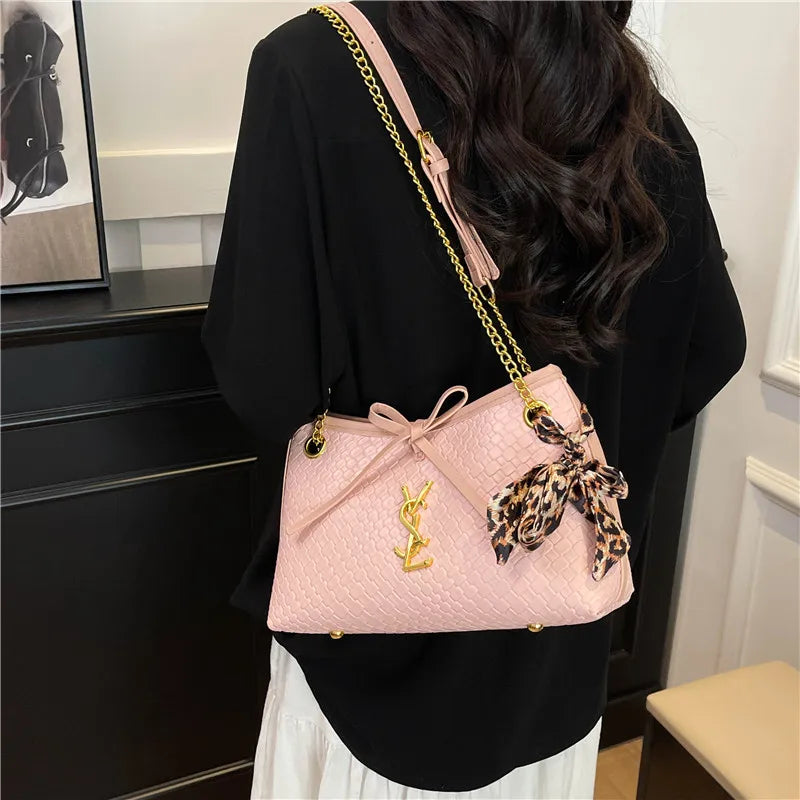 Famous Designer Women's Handbag In Soft Leather, Elegant Crossbody-Bag With Adjustable Strap, Classic Luxury Style