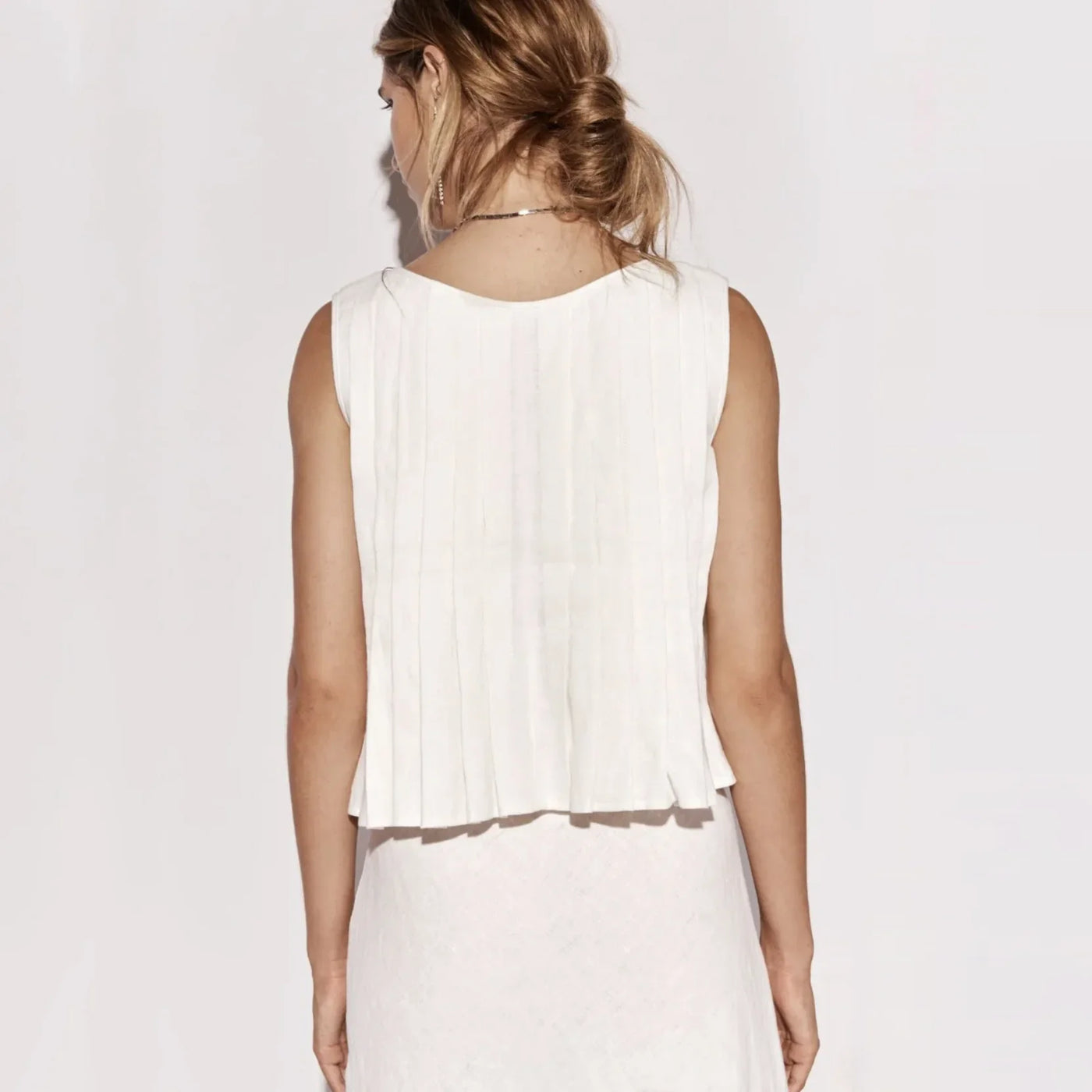 Fashion Bow Lace Up Shirts Women Cotton Linen Hollow Out Sleeveless Pleated Blouses Woman 2025 Summer New Casual Lady White Tops